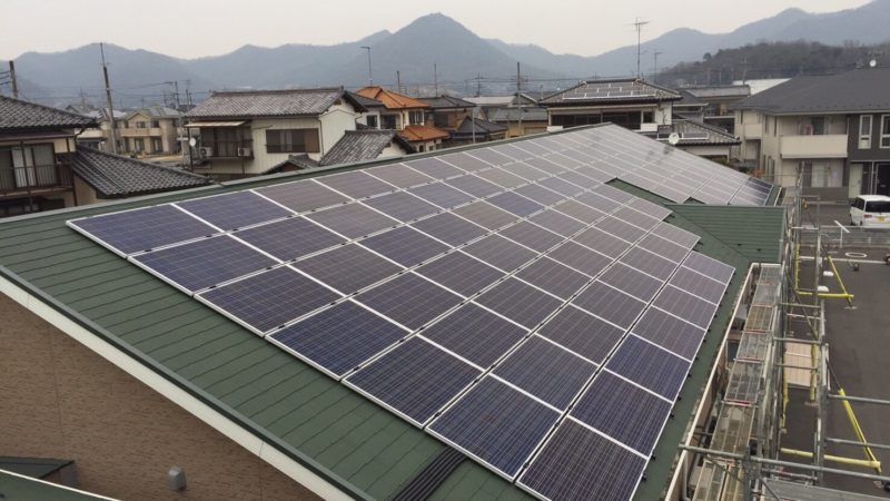 集合住宅屋根へのソーラーパネル設置